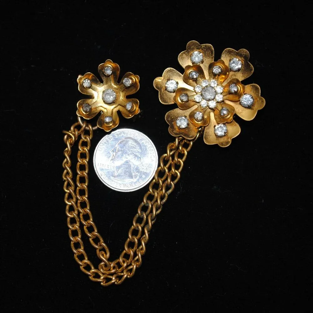 Vintage Chain-linked Gold-tone Flower Collar Brooches / Sweater Guard Rhinestone